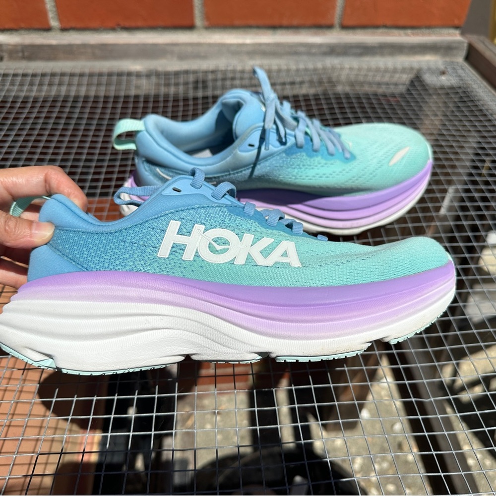 Hoka Bondi